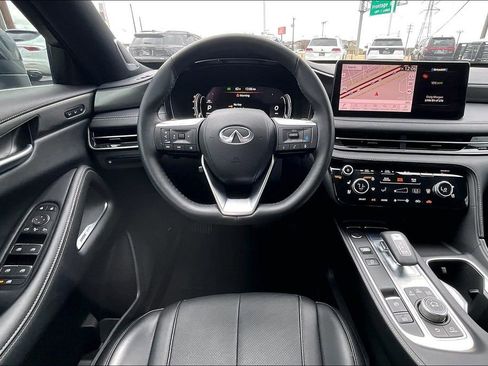 Certified 2025 INFINITI QX60 Luxe w/ Black Edition image 9