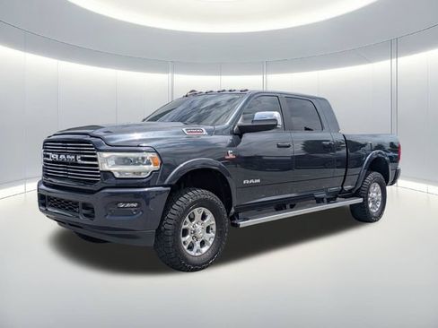 Used 2022 RAM 2500 Laramie AWD/4WD image 1