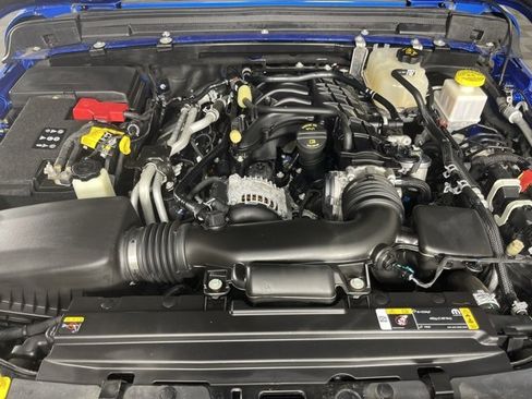 Used 2022 Jeep Gladiator Willys image 9