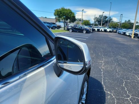 Used 2026 Toyota Highlander Platinum AWD/4WD image 9