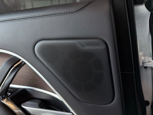 Used 2025 Land Rover Range Rover SE image 43