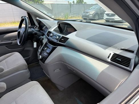 Used 2013 Honda Odyssey LX image 19
