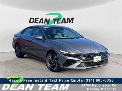 Used 2025 Hyundai Elantra SEL w/ Cargo Package