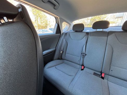 Used 2025 Kia K4 LXS image 40