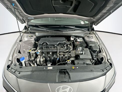 Used 2025 Hyundai Elantra SEL FWD image 33