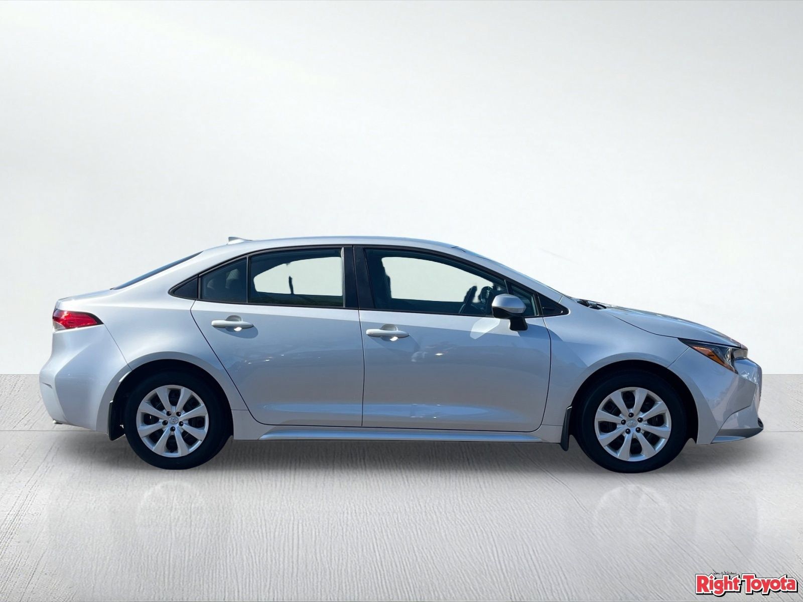 Certified 2025 Toyota Corolla LE FWD image 8