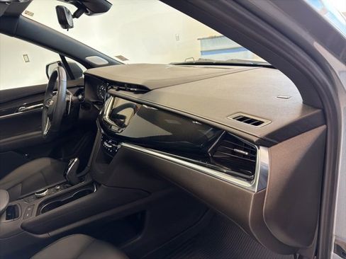 Used 2023 Cadillac XT6 Sport w/ Technology Package image 43