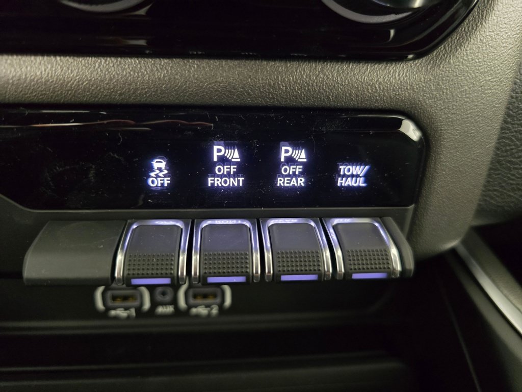 New 2026 RAM 1500 Express AWD/4WD image 32