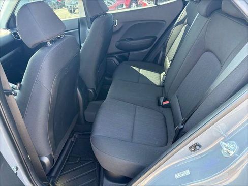 Used 2023 Hyundai Venue SE FWD image 8