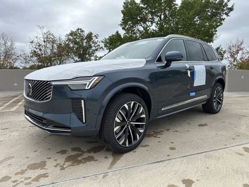 New 2026 Volvo XC90 B6 Plus w/ Protection Package Premier image 3