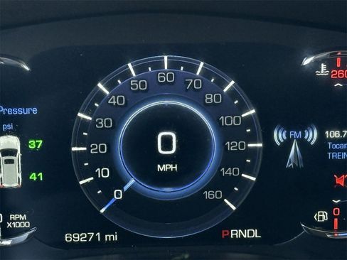 Used 2017 Cadillac Escalade Premium Luxury image 15