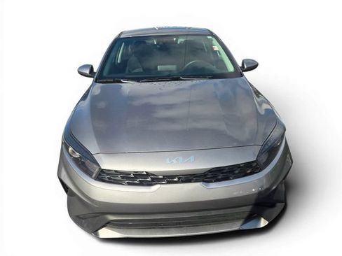 Used 2024 Kia Forte LXS FWD image 9