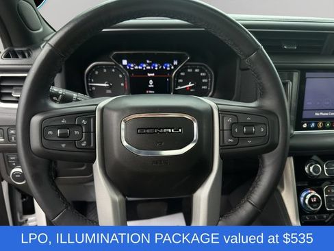 Used 2021 GMC Yukon Denali w/ LPO, Illumination Package AWD/4WD image 12