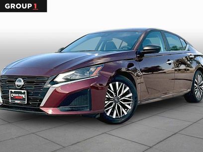 Used 2025 Nissan Altima 2.5 SV