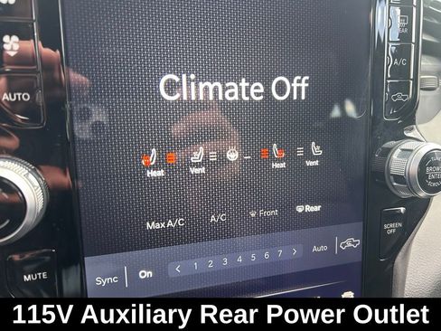 Used 2023 RAM 3500 Laramie w/ Night Edition image 27