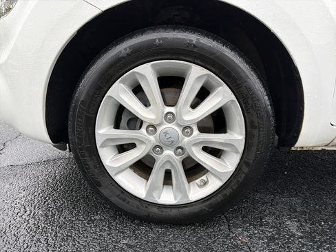 Used 2012 Kia Soul + image 11