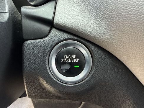 Used 2020 Chevrolet Equinox LS w/ LPO, Floor Liner Package FWD image 21