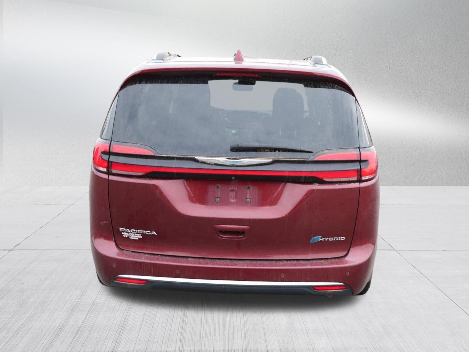 Used 2021 Chrysler Pacifica Limited w/ Uconnect Theater Family Group FWD image 6