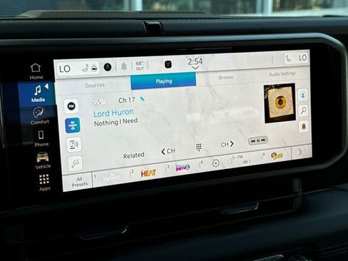 New 2025 Jeep Gladiator Sport image 17