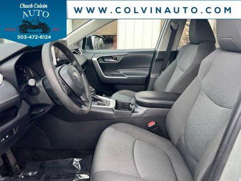 Used 2023 Toyota RAV4 XLE AWD/4WD image 19