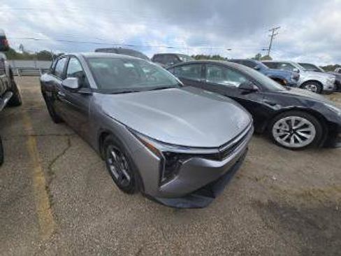 Used 2025 Kia K4 LXS image 3