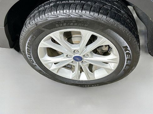 Used 2019 Ford Escape SE image 28