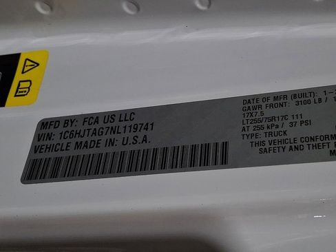 Used 2022 Jeep Gladiator Willys image 25