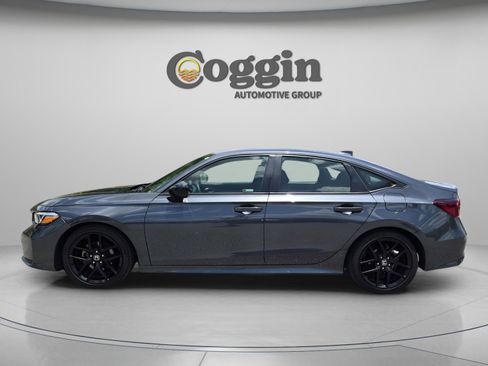 Used 2025 Honda Civic Sport image 3