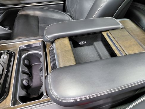 Used 2023 Jeep Grand Wagoneer Series II AWD/4WD image 39