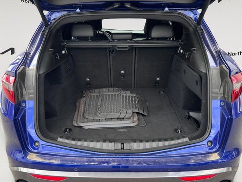Used 2022 Alfa Romeo Stelvio Ti image 8