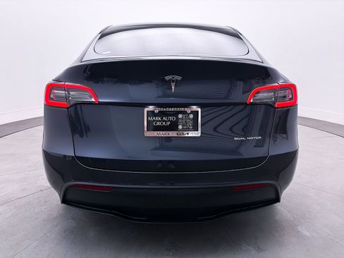 Used 2021 Tesla Model Y Long Range image 14