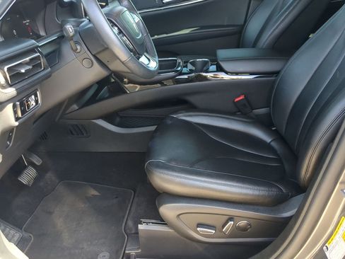 Used 2023 Lincoln Nautilus AWD w/ Premium Package image 11