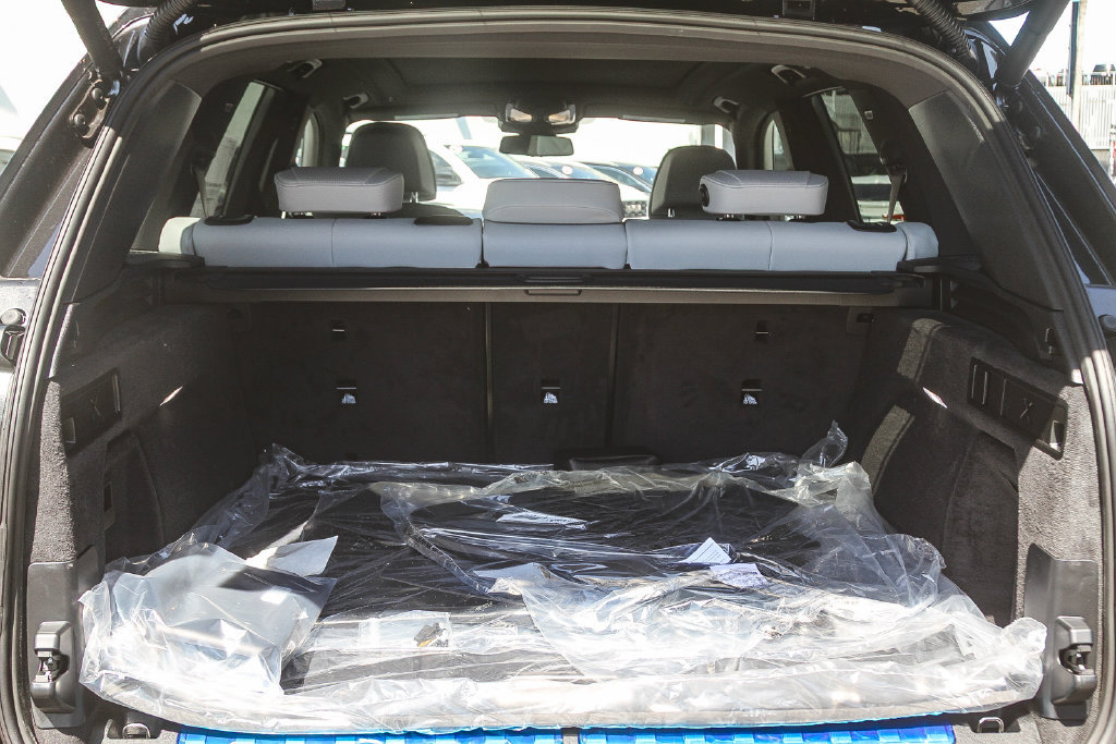 New 2026 BMW X5 xDrive50e w/ Parking Assistance Package AWD/4WD image 22