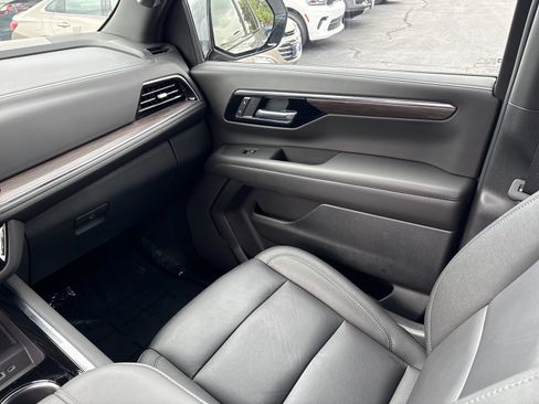 Used 2026 Chevrolet Tahoe Z71 AWD/4WD image 36