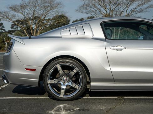 Used 2014 Ford Mustang GT Premium image 10
