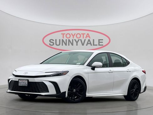 Certified 2025 Toyota Camry SE image 2