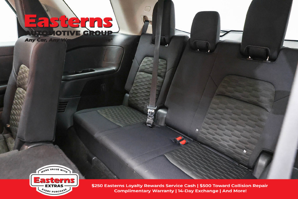 Used 2024 Nissan Pathfinder S AWD/4WD image 24