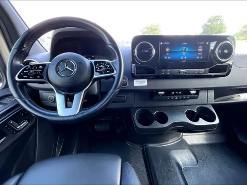 Used 2023 Mercedes-Benz Sprinter 2500 image 6