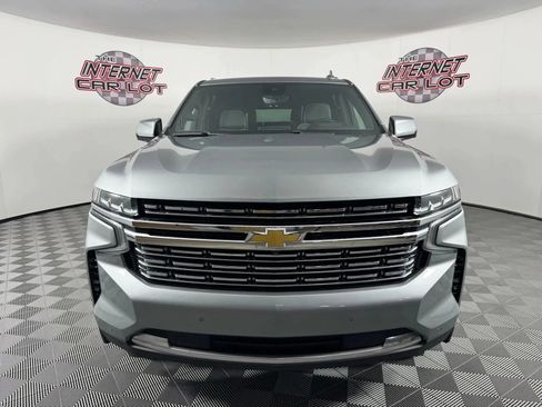 Used 2024 Chevrolet Suburban Premier AWD/4WD image 2