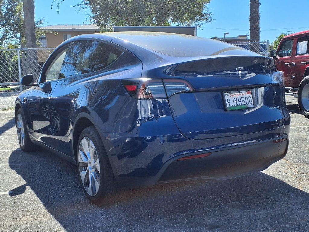 Used 2023 Tesla Model Y Long Range AWD/4WD image 3