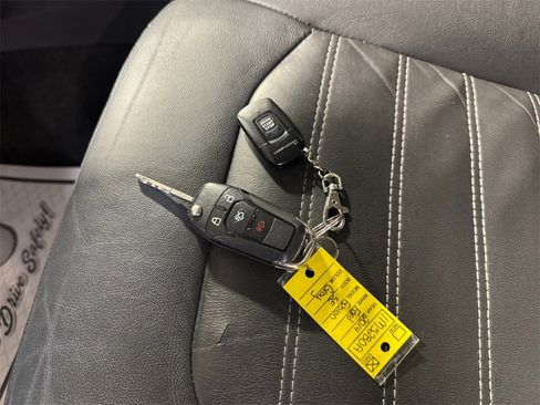 Used 2014 Ford Fusion SE w/ Equipment Group 202A image 32