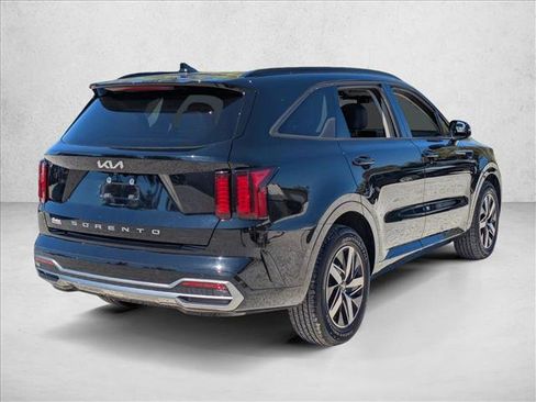 Used 2022 Kia Sorento S w/ Panoramic Sunroof Package image 3