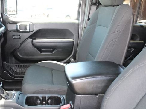 Used 2022 Jeep Wrangler Unlimited Sport AWD/4WD image 35