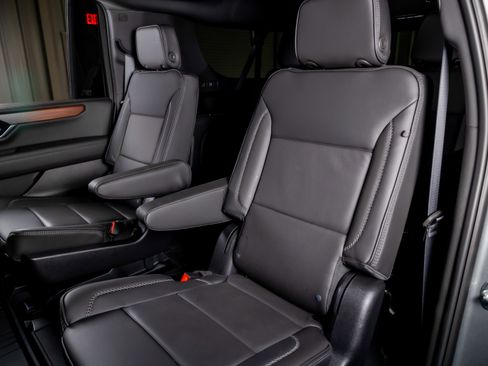Used 2026 GMC Yukon XL Denali w/ Sun & Power Step Package AWD/4WD image 27