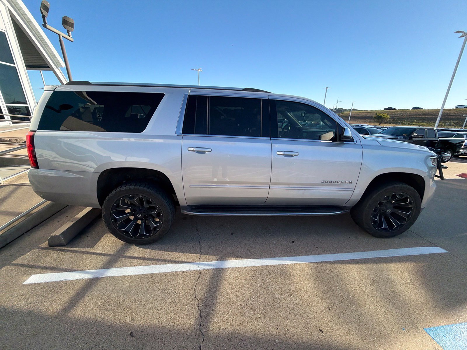 Used 2018 Chevrolet Suburban Premier AWD/4WD image 22