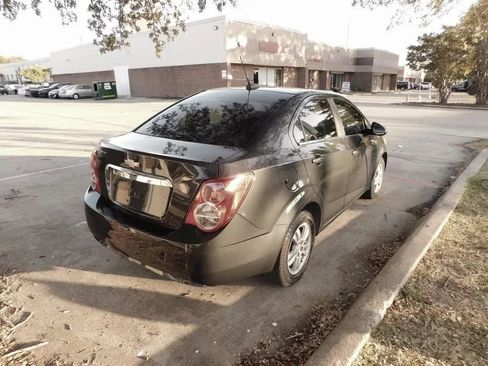 Used 2015 Chevrolet Sonic LT image 2