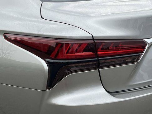 Certified 2023 Lexus LS 500 w/ Accessory Package (Z2) RWD image 10