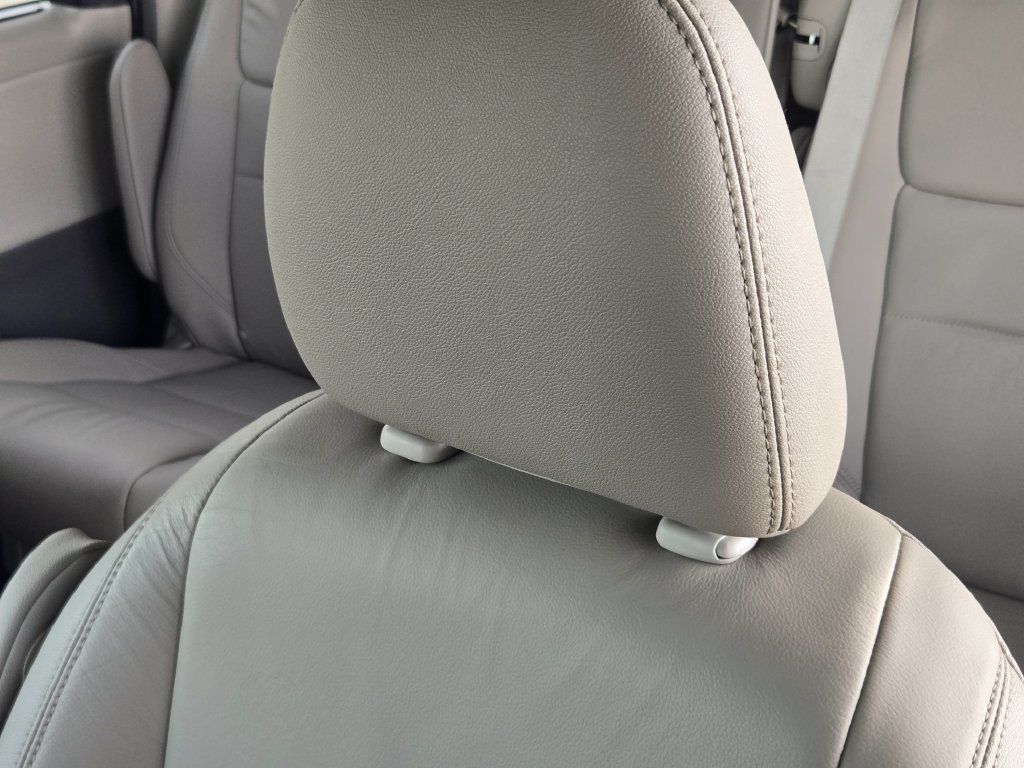 Used 2018 Toyota Sienna XLE w/ XLE Navigation Package FWD image 15
