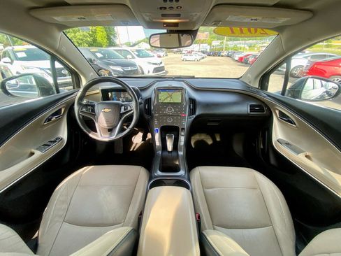 Used 2011 Chevrolet Volt Premium w/ Premium Trim Package FWD image 15