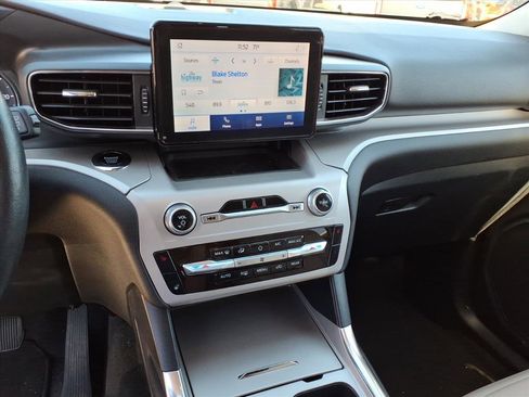 Used 2023 Ford Explorer XLT w/ Equipment Group 202A image 9
